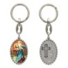 Porte-clés en aluminium de couleur argenté hauteur 3,8 cm, avec résine. Disponible avec plusieurs saints au choix.