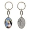 Porte-clés en aluminium de couleur argenté hauteur 3,8 cm, avec résine. Disponible avec plusieurs saints au choix.