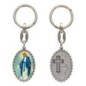 Porte-clés en aluminium de couleur argenté hauteur 3,8 cm, avec résine. Disponible avec plusieurs saints au choix.