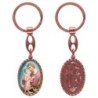 Porte-clés en aluminium de couleur cuivrée, hauteur 3,8 cm, avec résine. Disponible avec plusieurs saints au choix.