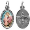 Médaille métal de couleur argentée ovale avec rebord effet dentelle H.1,5 cm avec résine. Disponible avec différents Saints.