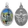 Médaille ovale métal argenté, rebord torsadé, résine. H : 2,5 cm. Différents Saints disponibles.