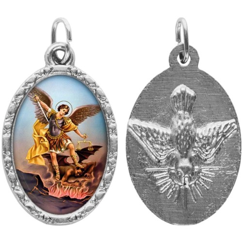Médaille métal de couleur argentée ovale avec rebord effet dentelle H.2,5 cm avec résine. Disponible avec différents Saints.