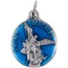 Médaille métal couleur argentée, emmaillé bleu ou rouge Ø 1,8 cm de différents saints. Couleurs différentes selon arrivage..