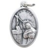 Médaille en métal couleur argentée forme ovale H. 2,2 cm. Plusieurs saints.