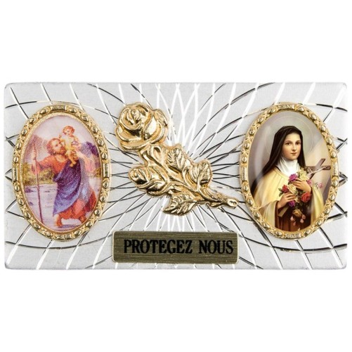 Plaque auto forme rectangle en alu striée H. 3 x 5,5 cm avec rose plus 2 résines, plusieurs saints.