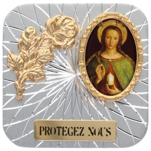 Plaque auto forme carrée en alu striée H. 3.50 cm avec rose avec résines. Disponible avec différents Saints.