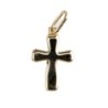 Croix de cou biseautée en plaqué or – H. 1,7 cm. Livrée en boîte..