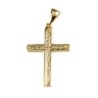 Croix de cou plate en plaqué or striée – H. 3 cm. Livrée en boîte..
