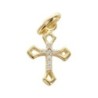 Croix de cou en plaqué or (2,10 g) avec pierres OZ – H. 1,5 cm. Livrée en boîte..