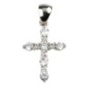 Croix de cou en argent 925 °/°° sertie de pierres OZ H. 1,5 cm (1,04 g). Livree en boite.