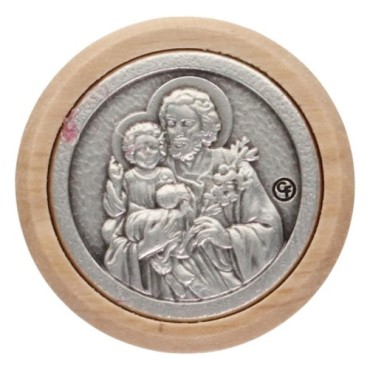 Plaque auto avec contour en bois, diametre 2,2 cm, et centre en metal. Disponible avec plusieurs saints au choix.