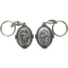 Porte-clés H. 4.5 cm en métal couleur argentée forme ovale double face, plusieurs saints..