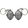 Porte-clés H. 4.5 cm en métal couleur argentée forme ovale double face, plusieurs saints..