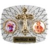 Plaque auto rectangle H. 3,5 x 4 cm arrondie en alu striée avec croix plus 2 résines, plusieurs saints.