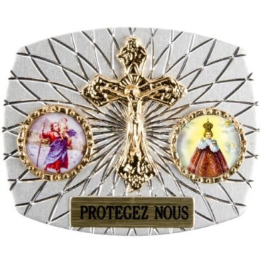 Plaque auto rectangle H. 3,5 x 4 cm arrondie en alu striée avec croix plus 2 résines, plusieurs saints.