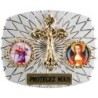 Plaque auto rectangle H. 3,5 x 4 cm arrondie en alu striée avec croix plus 2 résines, plusieurs saints.