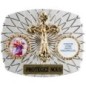Plaque auto rectangle H. 3,5 x 4 cm arrondie en alu striée avec croix plus 2 résines, plusieurs saints.