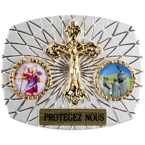 Plaque auto rectangle H. 3,5 x 4 cm arrondie en alu striée avec croix plus 2 résines, plusieurs saints.