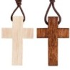 Croix de cou en bois de couleur H. 3 cm avec cordon 70 cm..