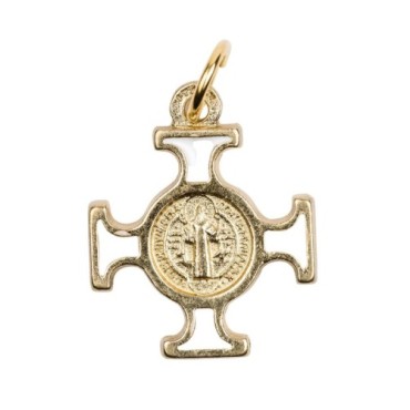 Croix de cou de saint Benoit en métal couleur dorée émaillé, hauteur 2 cm.