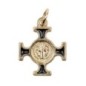 Croix de cou de saint Benoit en métal couleur dorée émaillé, hauteur 2 cm.