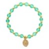 Bracelet sur élastique grains rond en verre Ø 6 mm avec médaille de la V. Miraculeuse de couleur dorée. Différentes couleurs