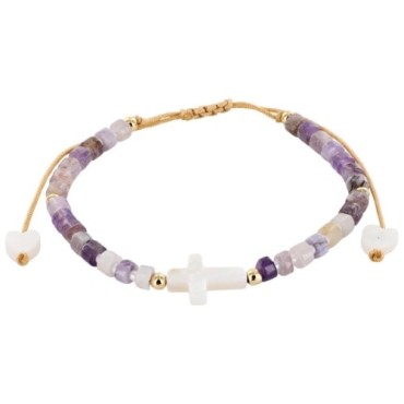 Bracelet sur corde réglable grains de forme cylindrique avec croix et coeur en coquille naturelle.