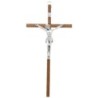 Crucifix bois fonce avec Christ metal couleur argentee - H. 16 cm..