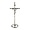 Crucifix forme tube sur socle avec Christ métal couleur argenté - H. 10,5 cm..