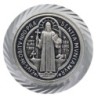 Plaque auto en aluminium, Ø 3,5 cm, avec bordure striée et plaque en métal argentée. Disponible avec plusieurs saints au choix..