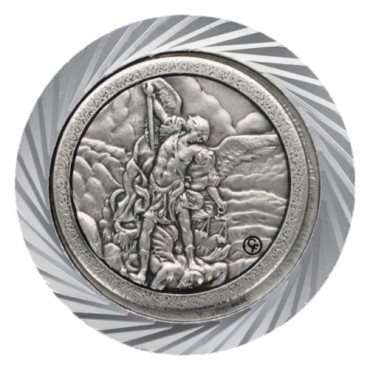 Plaque auto en aluminium, Ø 3,5 cm, avec bordure striée et plaque en métal argentée. Disponible avec plusieurs saints au choix..