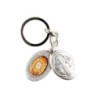 Porte-clés médaille de saint Benoit en métal couleur argentée ouvrant H. 4,5 cm double résine.