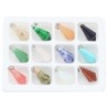 Boite de 12 pendentifs de forme type obélisque de 2.5 cm en pierre assortie