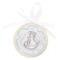 Médaille de berceau, plaque laminée Ø 6.5 cm avec ruban blanc. Livrée en boite. Plusieurs modèles.