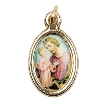 Médaille métal couleur dorée ovale H. 2,5 cm avec résine, plusieurs saints.