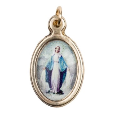 Médaille métal couleur dorée ovale H. 2,5 cm avec résine, plusieurs saints.