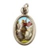 Médaille métal couleur dorée ovale H. 2,5 cm avec résine, plusieurs saints.