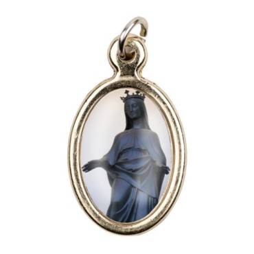 Médaille métal couleur dorée ovale H. 2,5 cm avec résine, plusieurs saints.