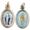 Médaille métal couleur dorée ovale H. 2,5 cm avec résine, plusieurs saints.