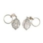 Porte-clés octogonal en métal argenté, H. 4 cm.