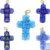 Pendentif croix en veritable verre de Murano H. 3 cm. Livre en boite.