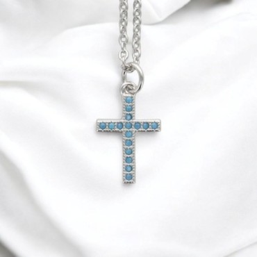 Collier avec chaîne et croix avec des zircons bleu 1.6 cm en acier inoxydable de couleur argentée, L 45 cm ajustable.