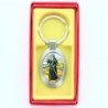 Porte-clés en métal de couleur argenté de forme ovale H. 4.3 cm. Livré en boite cadeaux. Existe avec différents Saints.