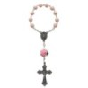 Dizainier sur chaine grains Ø 5 mm et rose, croix metal avec Christ. Disponible en differentes couleurs..