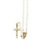 Chapelet grains nacre, Ø 8 mm, chaine couleur dorée , longueur au cœur 32 cm, croix nacre avec Christ. Livre en boite..
