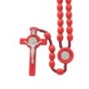 Chapelet de saint Benoît sur corde, grains en bois rouge 10 mm, croix plastique saint Benoît, 32 cm au cœur..