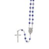Chapelet grains facettés 7 mm, chaîne argentée, croix avec Christ, 34 cm au cœur. Plusieurs couleurs.