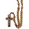 Chapelet sur corde, grains en bois 7 mm, croix en métal avec Christ, 20 cm au cœur, plusieurs couleurs..