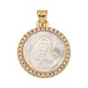 Médaille en laiton de couleur dorée avec coquille naturelle et zircons Ø 2.2 cm. Existe en différents Saints.